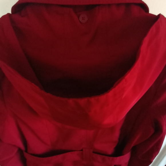 AVANTI Red Trench Coat (Lg) - Picture 4 of 7